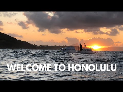 Antonio De La Rosa paddles across the Pacific in 76 days
