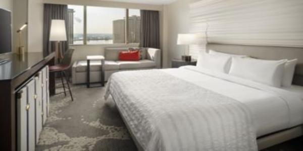 Le Méridien New Orleans, hotels close to bourbon st, hotels close to bourbon street, hotels around bourbon street 