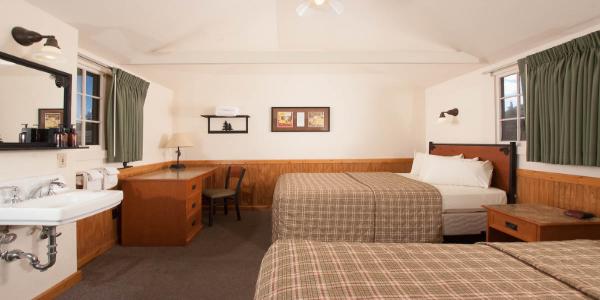 Old Faithful Lodge, hotels near Yellow Stone National Park, places to stay near Yellow Stone, hotels on Yellowstone, hotels in Yellowstone