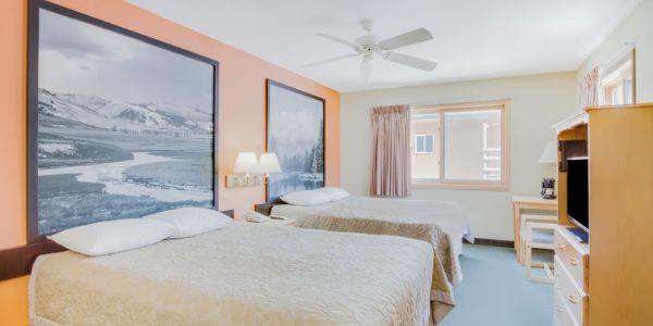 Super 8 by Wyndham Cooke City Yellowstone Park Area, hotels near Yellow Stone National Park, places to stay near Yellow Stone, hotels on Yellowstone, hotels in Yellowstone