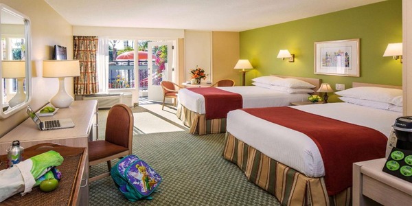 hotel near Disneyland, hotels near Disneyland,Howard Johnson by Wyndham Anaheim Hotel and Water Playground