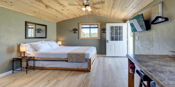 Eagle's Landing Lodge