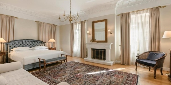Noble Suites