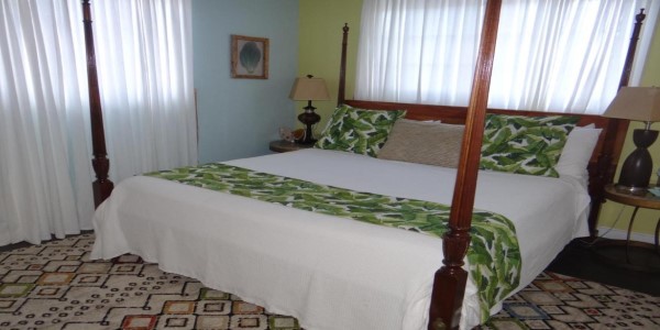 Rollezz Villas Beach Resort