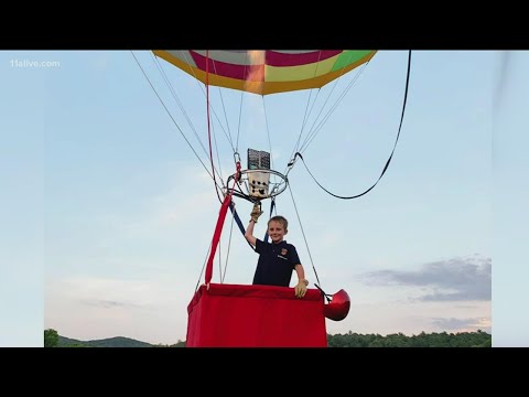 4th grader becomes youngest person to solo pilot hot air balloon