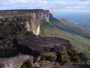 Nature, Tourism, Travel, Geysers Crater, Hotel de Glace, Darvaza Gas Crater, Sagano Bamboo Forest, Mount Roraima, Yellowstone Park Geysers, Uyuni Salt Flat, Mendenhall Ice Caves, Hitchin Lavender Fields, Bucket list, Adventure Seeker, Japan, Canada, Vietnam, Belize, Norway, USA, Venezuela, Bolivia